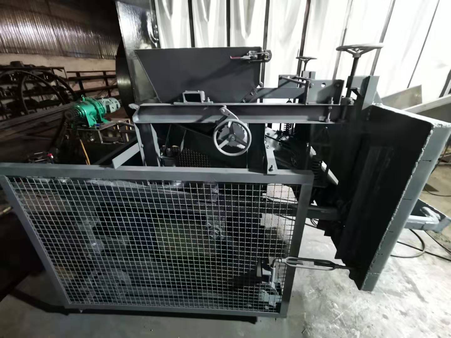 天津双加料摆动式加料机